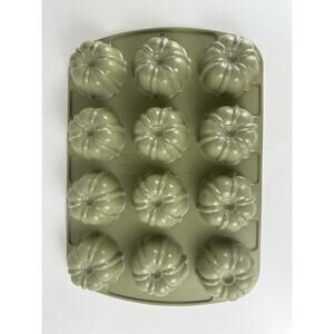 VTG Green Nordic Ware Mini Bundt Pan, Makes 12 Per Pan, Nonstick